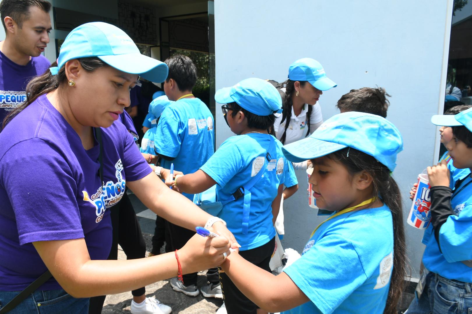 Curso de Verano 2026, Visita a Six Flags México